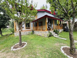 Front of property - Boho Grove Cafe and Stay (Banjar)