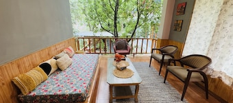 Boho Grove Cafe and Stay