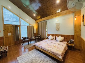 Family Quadruple Room, Courtyard View | Bed sheets - Boho Grove Cafe and Stay (Banjar)