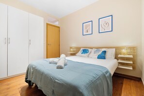 2 chambres, fer et planche à repasser, Wi-Fi gratuit, draps fournis