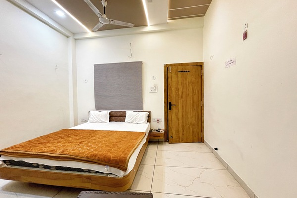 Habitación doble Deluxe | Ropa de cama de alta calidad, insonorización y wifi gratis