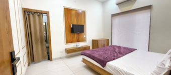 Hotel Gupta Residency - near Temple