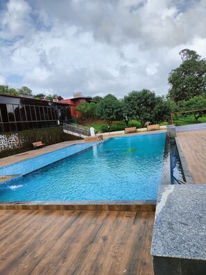 Piscina externa
