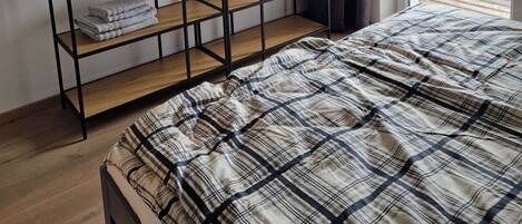 1 habitación, escritorio, wifi gratis y ropa de cama