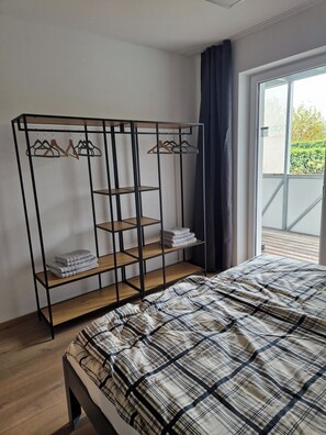 1 bedroom, desk, free WiFi, bed sheets - Altmünster with a view of the Traunstein (Altmünster am Traunsee)
