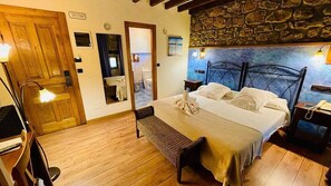 Standard Double Room | Desk, laptop workspace, free WiFi - POSADA LA VICTORIA (Miengo)