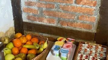 Se ofrece un desayuno bufé (10 EUR por persona)