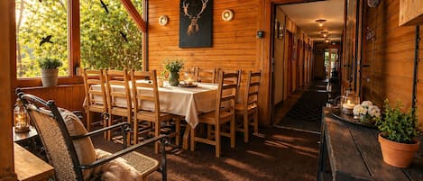 Outdoor dining