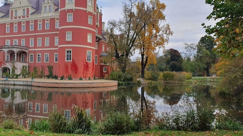 Cozy vacation home for up to 10 guests Grill/fire bowl/darts near Rakotzbrücke