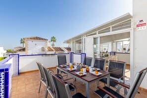 Outdoor dining - Infinity Haven by Fidalsa (Villamartín)