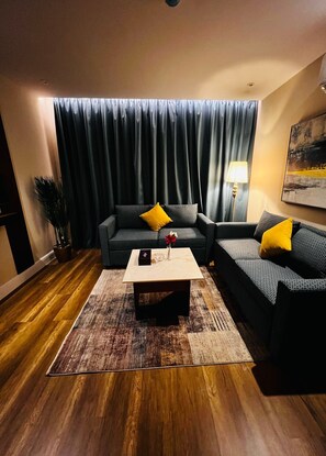 Deluxe-Maisonette | Wohnbereich | Smart-TV