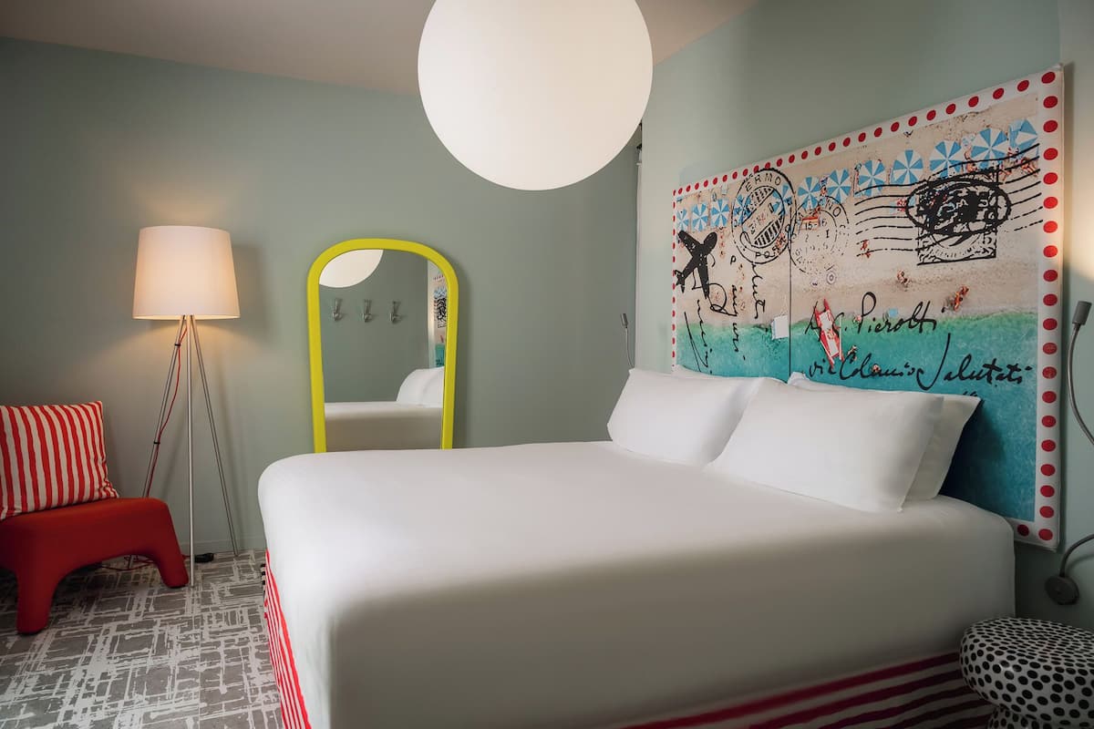 Deluxe Suite, 1 King Bed