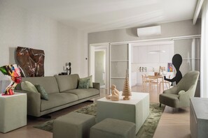 Luxury Condo, 2 Bedrooms | Soundproofing, free WiFi, bed sheets - Mode Eco Mood Hotel (Rimini)