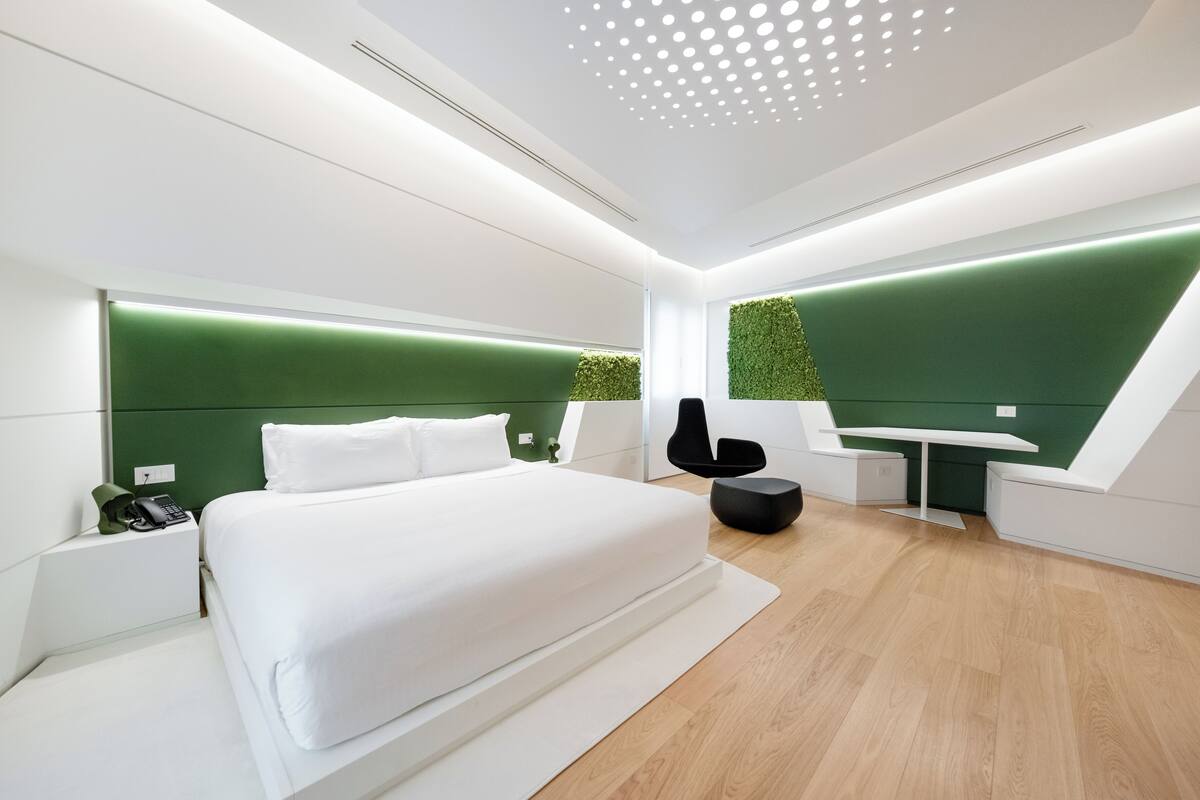 Suite superior, 1 cama de matrimonio grande | 1 dormitorio, sistema de insonorización, wifi gratis y ropa de cama