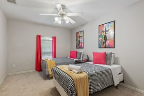 4 多间卧室、熨斗/熨衣板、WiFi、床单