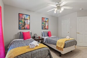 4 Schlafzimmer, Bügeleisen/Bügelbrett, WLAN, Bettwäsche