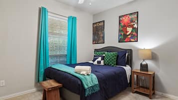 4 bedrooms, iron/ironing board, WiFi, bed sheets