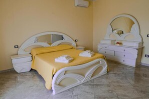 3 dormitorios, tabla de planchar con plancha, wifi y ropa de cama