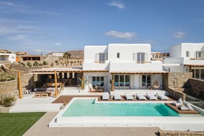 Villa, para fumadores | 4 habitaciones 