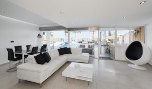 4 habitaciones y acceso a internet 