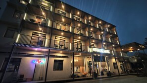 Front of property - Zuiyu Shanfang Hotel (Ngawa Autonomous Prefecture)