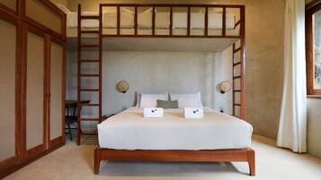 4 bedrooms, desk, WiFi, bed sheets