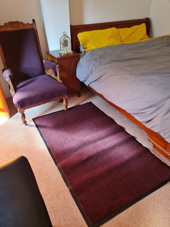 1 多间卧室、熨斗/熨衣板、WiFi、床单