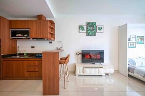 Basic Apartment, Balcony, City View