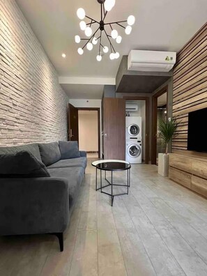 Panorama appartement, balkon, uitzicht op stad | Woonruimte