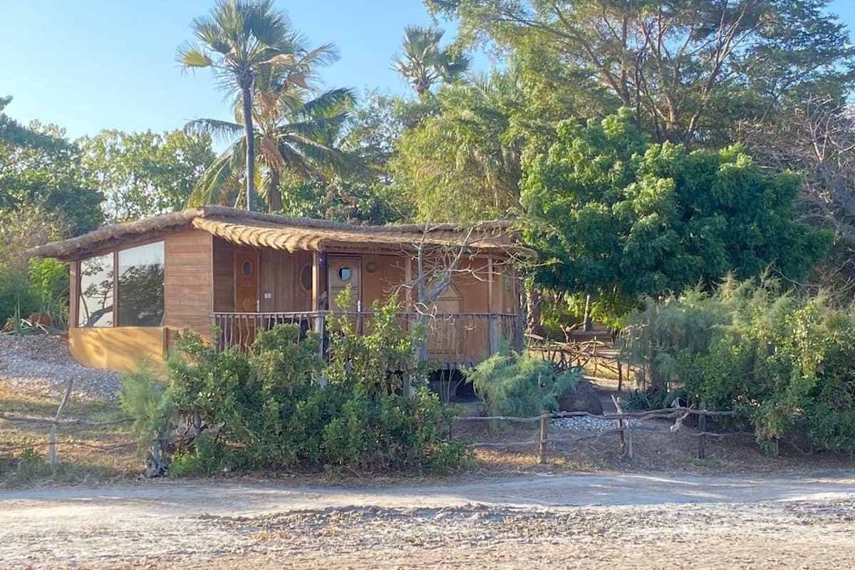 Superior cottage, uitzicht op lagune | 1 slaapkamer, Select Comfort-bedden, een kluis op de kamer