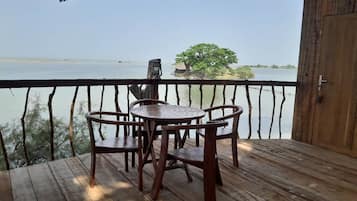 Casa de árbol superior, vista a la laguna | Terraza o patio