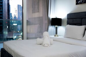 2 bedrooms, iron/ironing board, WiFi, bed sheets - FIRST CLASS | 2BR | Luxury Urban Escape (Dubai)