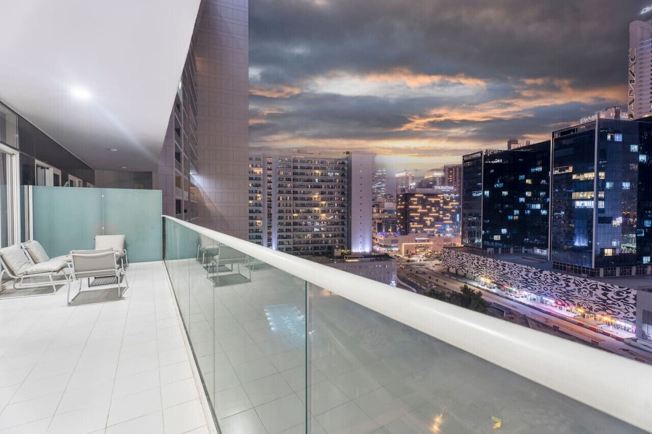 المنطقة المحيطة بالمنشأة