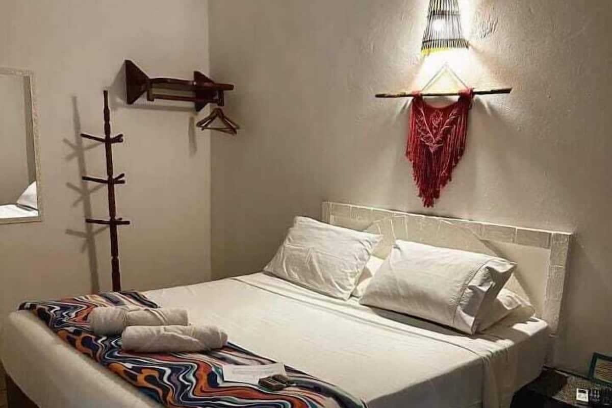 Standard Double Room | Desk, laptop workspace, free WiFi