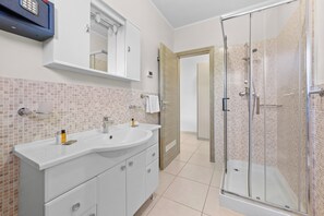 Apartment, 1 Bedroom, Balcony | Bathroom - Residence Kamenjak Runke (Medulin)