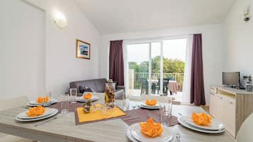 Apartment, 2 Bedrooms, Balcony | Living area