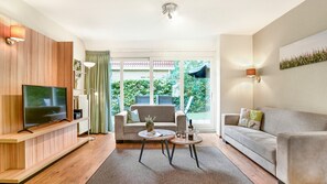 Bungalow (6C1-bungalow) | Sala de estar | Una televisión