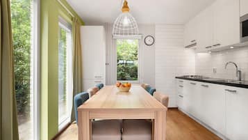 Bungalow (6C2-bungalow) | Living area | TV