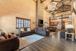 TV, fireplace, DVD player, books