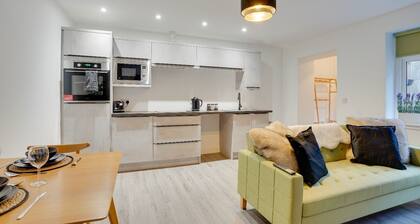 No 3 @ The Rocket Rooms Apartments