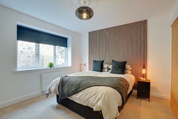 1 bedroom, travel cot, free WiFi, bed sheets