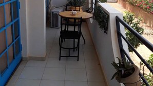 Outdoor dining - Apartment in Saly in a beautiful residence (Saly)
