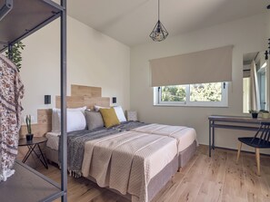 3 soverom, safe på rommet, strykejern/-brett og reiseseng for barn