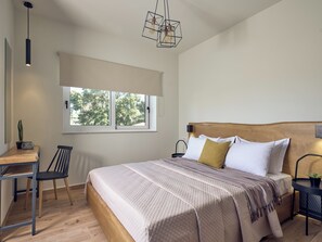 3 dormitorios, caja fuerte, tabla de planchar con plancha