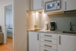 KylskÄp, mikrovÄgsugn, vattenkokare och brödrost