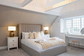 7 Schlafzimmer, Schreibtisch, Bügeleisen/Bügelbrett, WLAN