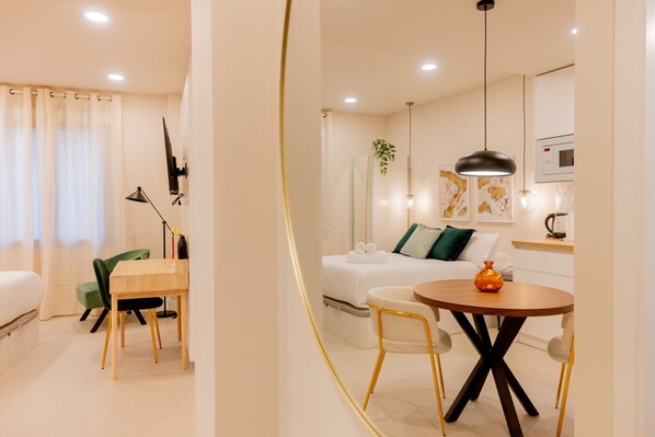 Iron/ironing board, free WiFi