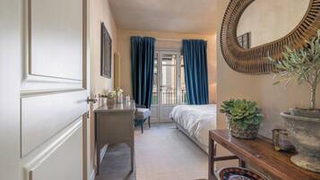 2 bedrooms, iron/ironing board, free WiFi