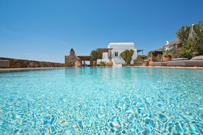 TOPOS MYKONOS POSEIDON VILLA | Terrace/patio