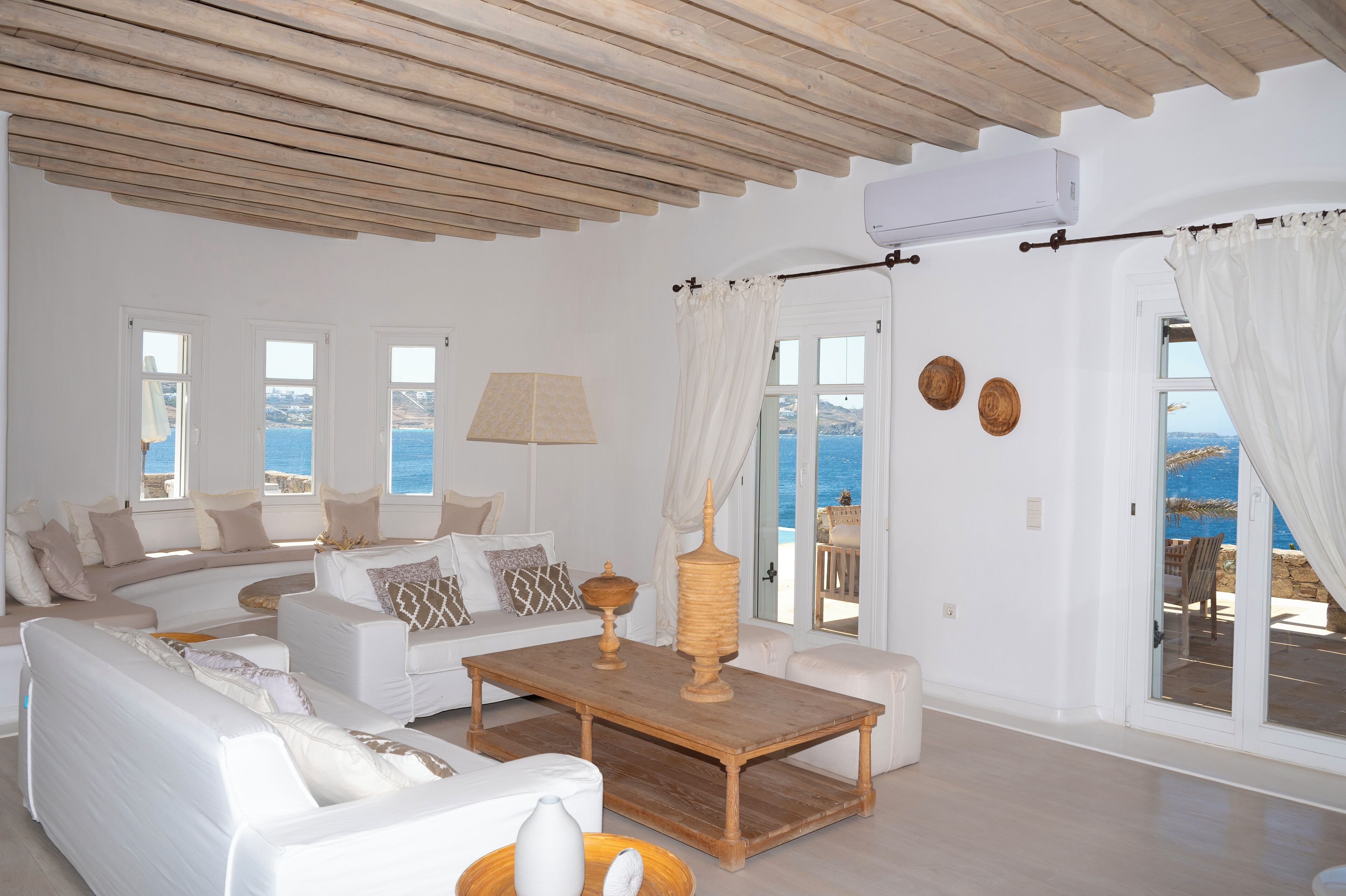 TOPOS MYKONOS KYMOTHOE VILLA | Living area